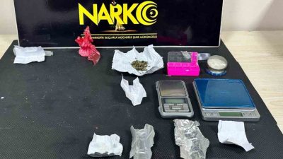 Düzce polisi tarafından düzenlenen uyuşturucu operasyonunda gözaltına alınan 3 kişi,