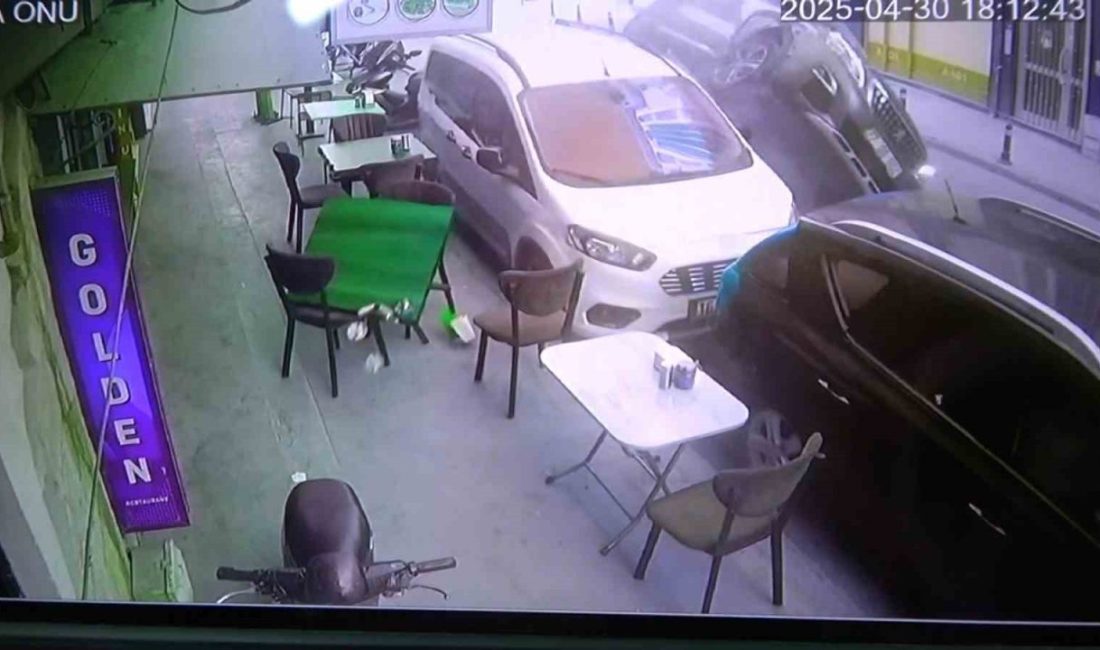 Yalova’da sokağa hızlı giren cip, motosiklet ve hafif ticari araca
