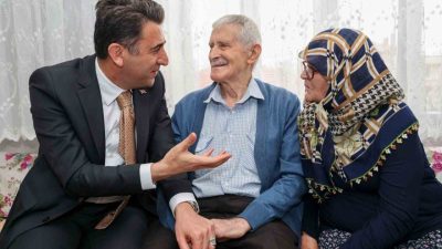 Yarım asırdır evli çift, gençlere örnek oluyor Bilecik’in İnhisar ilçesinde yaşayan Rabiye ve Veysi Çifti yarım asırdır