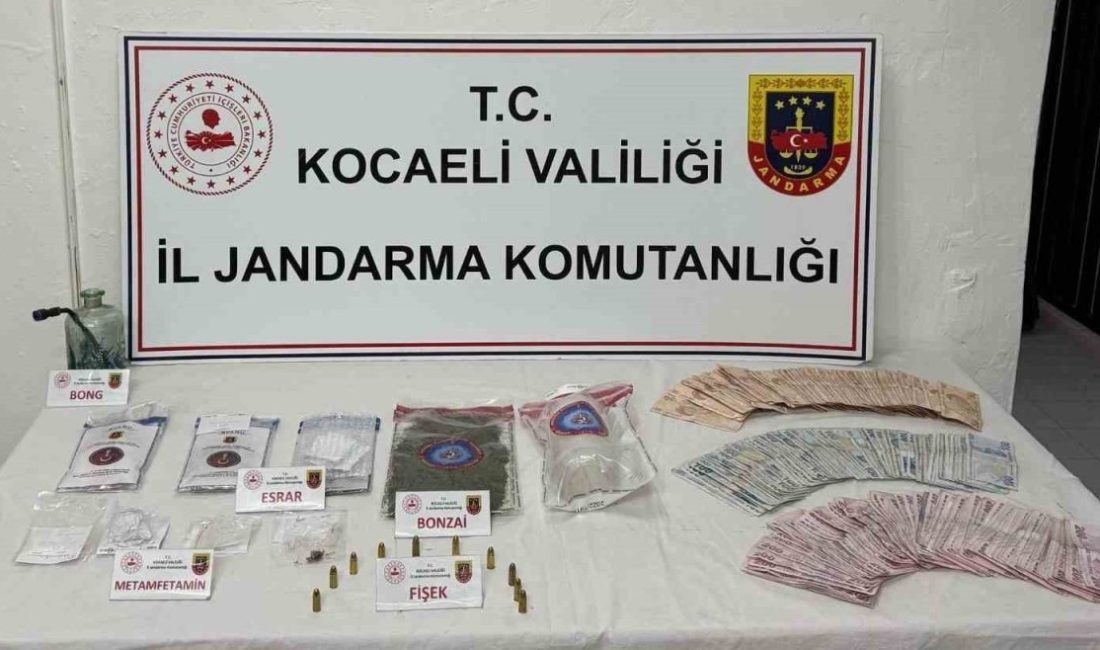 TEM Otoyolu’nun Kocaeli geçişinde otobüste yapılan aramada, bir yolcunun üzerinden