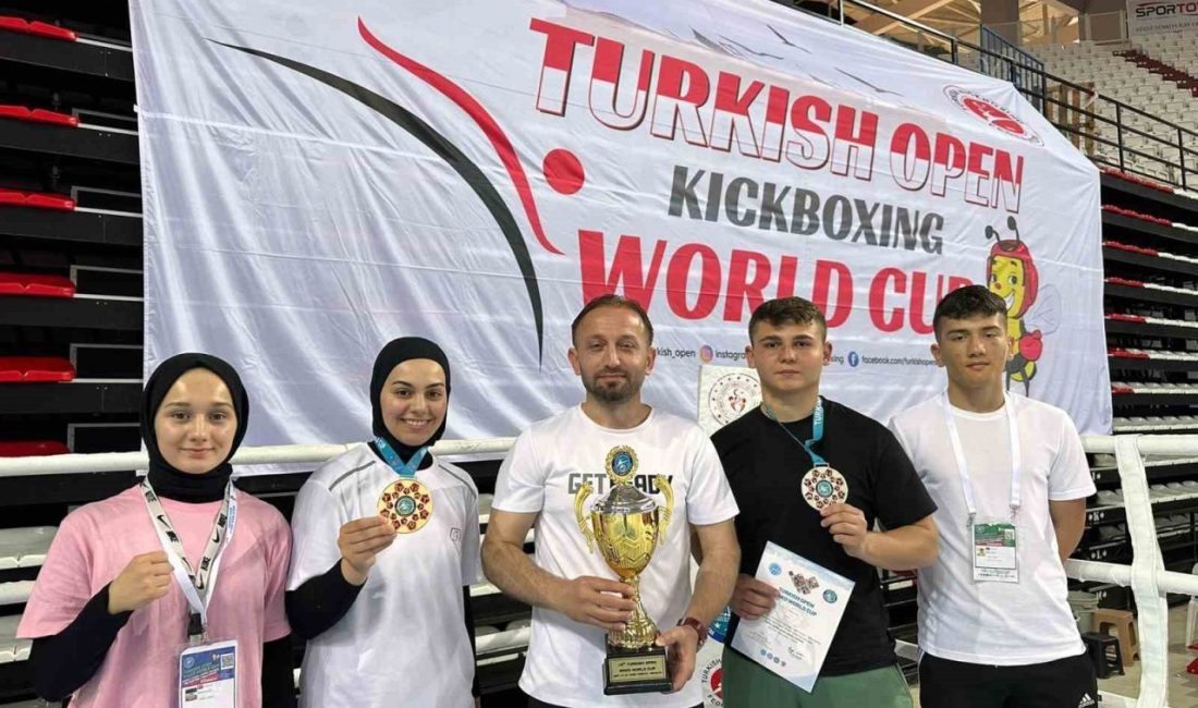 1 altın 2 gümüş madalyanın sahibi oldular Uluslararası Kick Boks Dünya Kupası’nda Düzceli sporcular 3 madalya kazandı.