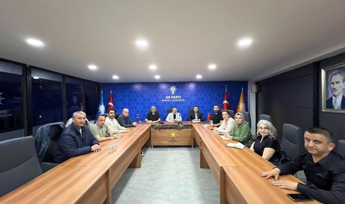 AK Parti İl Yürütme Kurulu Toplantısını gerçekleştirdi AK Parti Bilecik İl Başkanlığı’nda düzenlenen İl Yürütme Kurulu Toplantısı,