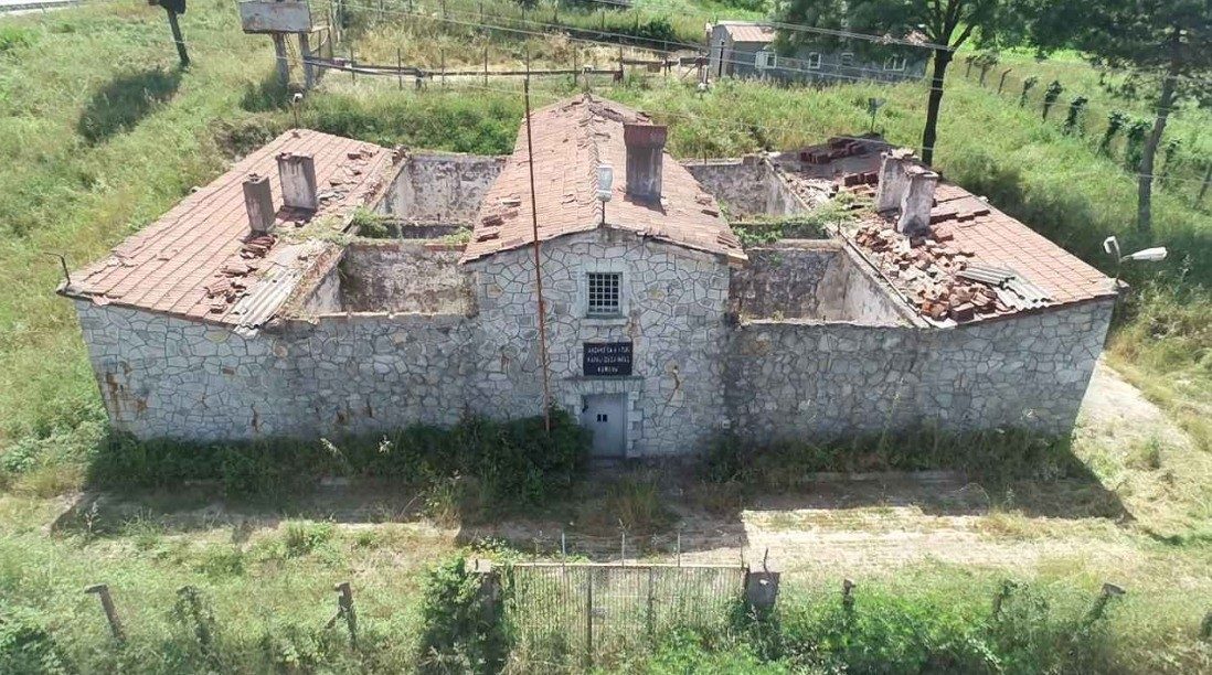 Düzce Belediyesi, Akçakoca’daki atıl durumdaki tarihi cezaevi binasını modern bir