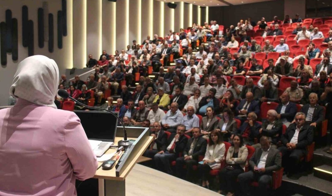 Akçakoca’da kahverengi kokarca paneli düzenlendi DÜZCE (İHA) – Düzce’de çiftçilerin baş belası olan Kahverengi Kokarca