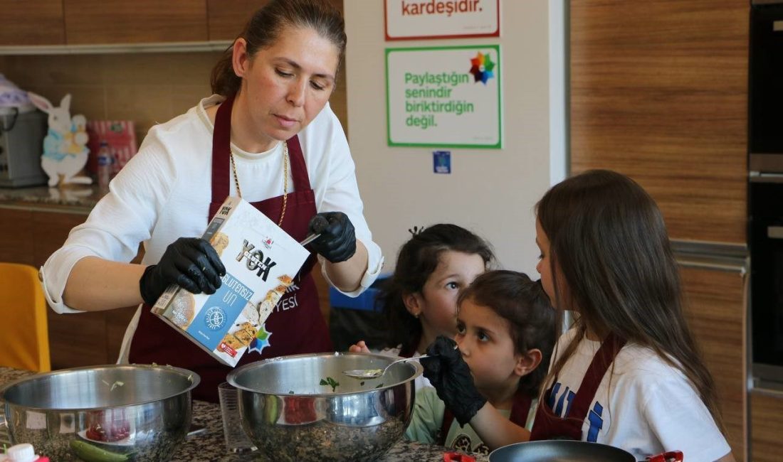Anneleri ve çocuklar çölyak için farkındalık mesajını ‘glutensiz kreple’ verdi Sakarya Büyükşehir Belediyesi, SGM’de önemli gün ve haftalarda sosyal farkındalık