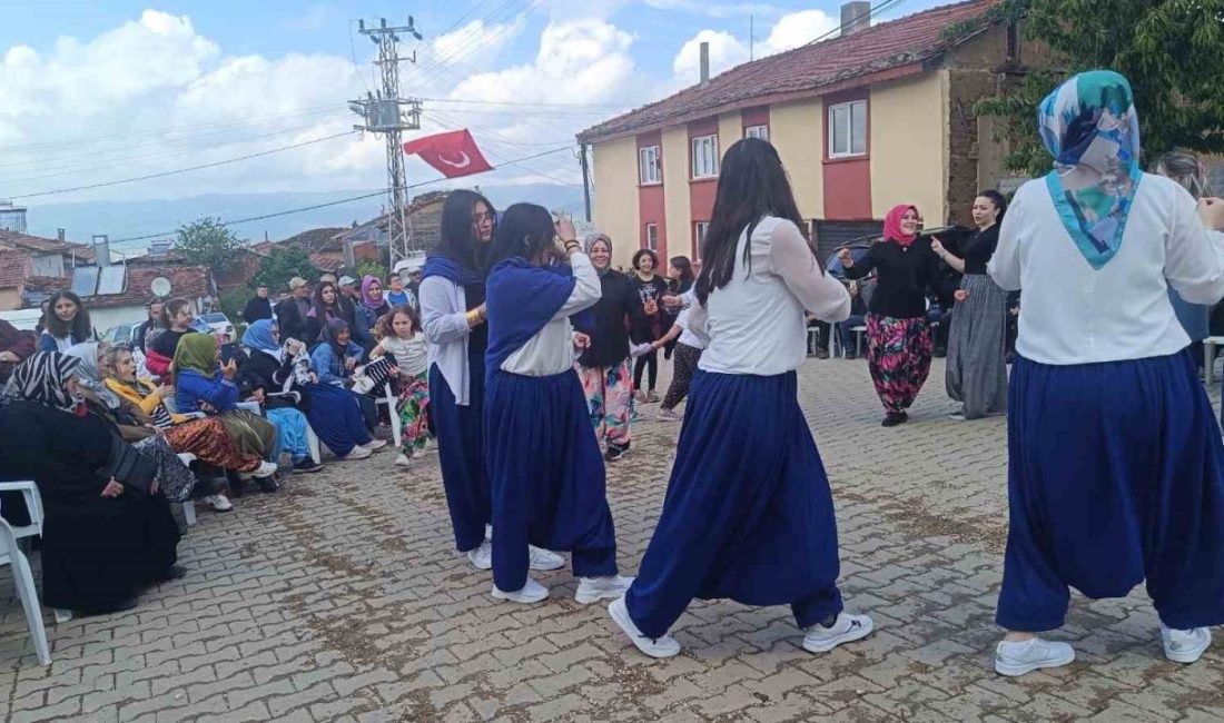 Asırlık gelenek coşkuyla yaşatıldı Bilecik’te asırlık gelenek olan yağmur duası ve Hıdırellez Şenliği vatandaşların