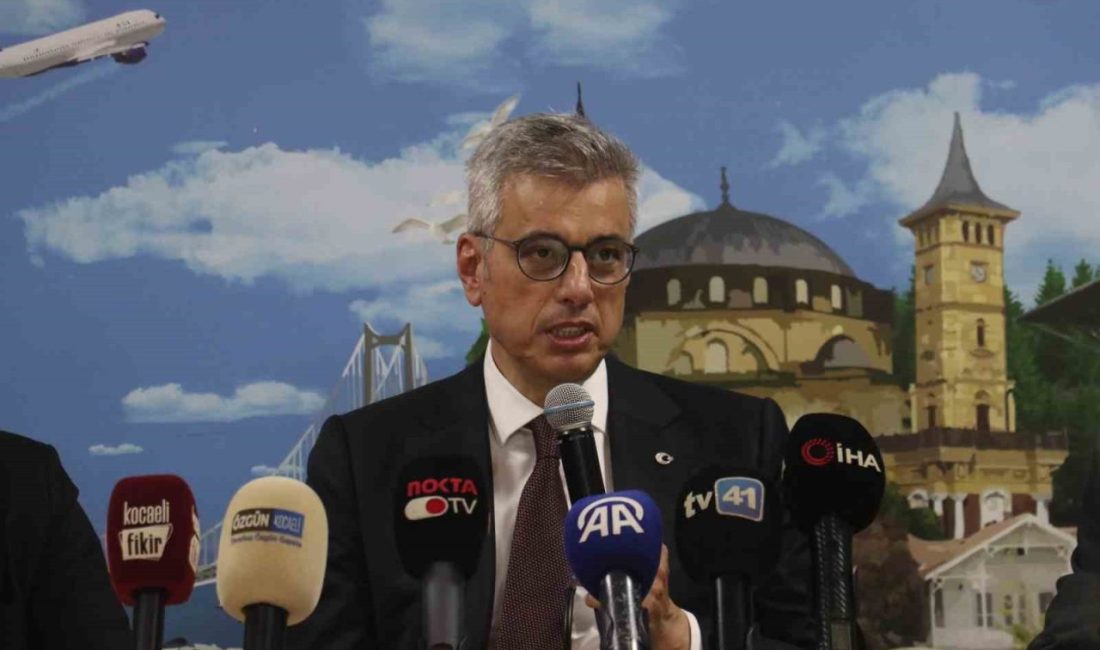 AK Parti Kocaeli İl Başkanlığı’nı ziyarete eden Sağlık Bakanı Kemal