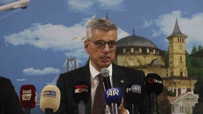 AK Parti Kocaeli İl Başkanlığı’nı ziyarete eden Sağlık Bakanı Kemal