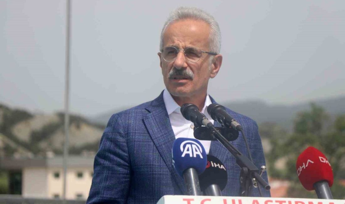 Bolu’da yeni yapılan Göynük Çevre Yolu’nun açılışını yapan Ulaştırma ve