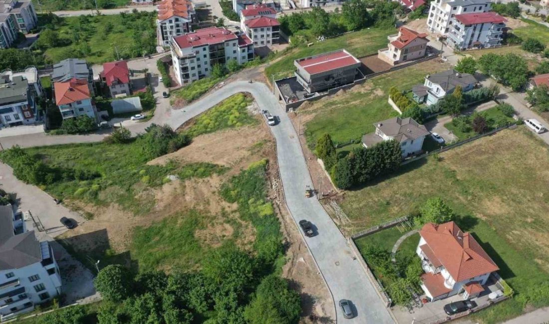 Başiskele’de üst yapı çalışmaları hızla sürüyor Başiskele’de alt yapısı yenilenen, yeni imara açılan ve zamanla çeşitli