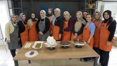 Başiskele’de kadınlar Pastacılık Akademisi’nde aldıkları eğitimle geleceğin şefi olma yolunda