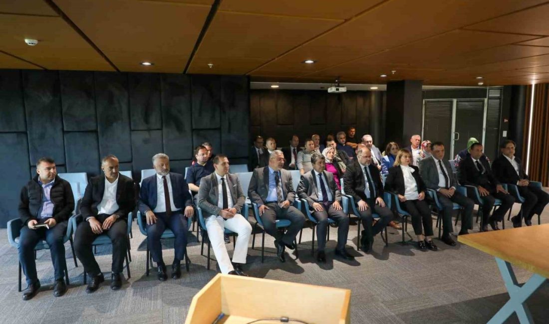 Başkan Özlü, yeni dönemde yapılacak çalışmaları görüştü Düzce Belediye Başkanı Dr. Faruk Özlü, şehrin gelişimi, değişimi ve