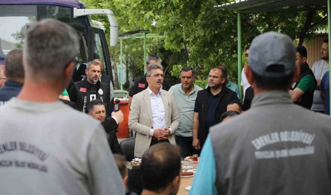 Başkan Şenol Dinç: “Biz büyük bir aileyiz” Temizlik İşleri Müdürlüğüne bağlık ekipleri ziyaret eden Erenler Belediye Başkanı