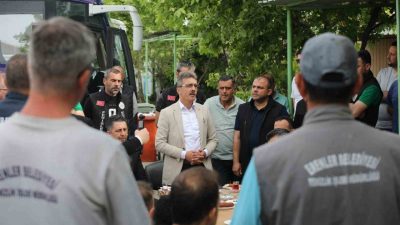 Temizlik İşleri Müdürlüğüne bağlık ekipleri ziyaret eden Erenler Belediye Başkanı