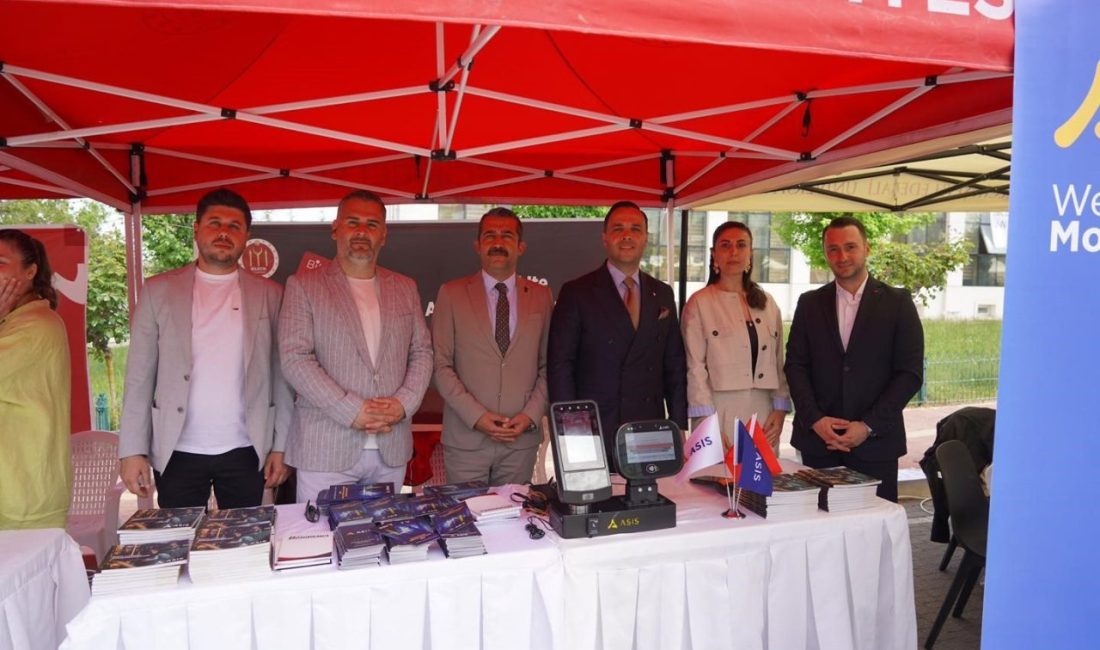 Bilecik Belediye Başkan Yardımcıları Bilim ve Kültür Şenliği’nde öğrencilerle buluştu Bilecik Belediye Başkan Yardımcıları Sabri Çobanoğlu ve Güven Sönmez, Bilecik