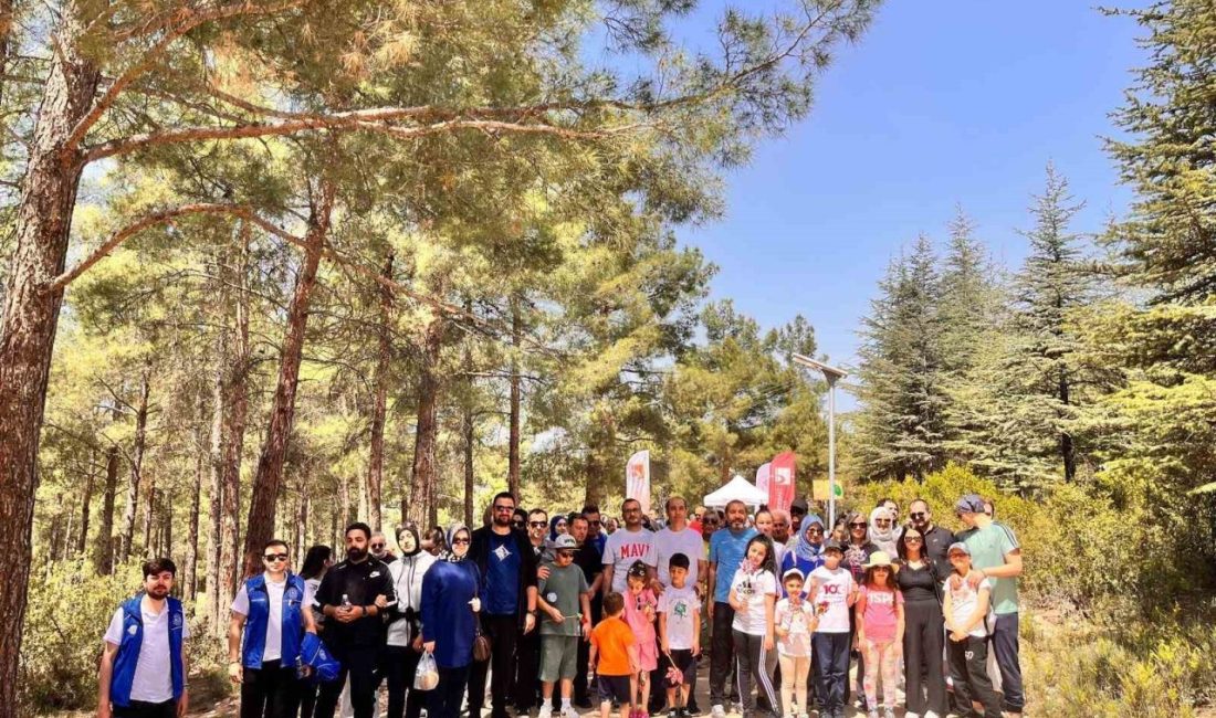 Bilecik’te ‘Ailemle Yürüyorum, Sevgiyle Büyüyorum’ etkinliği düzenlendi Bilecik’te 2025 yılının “Aile Yılı” olarak ilan edilmesi kapsamında aile