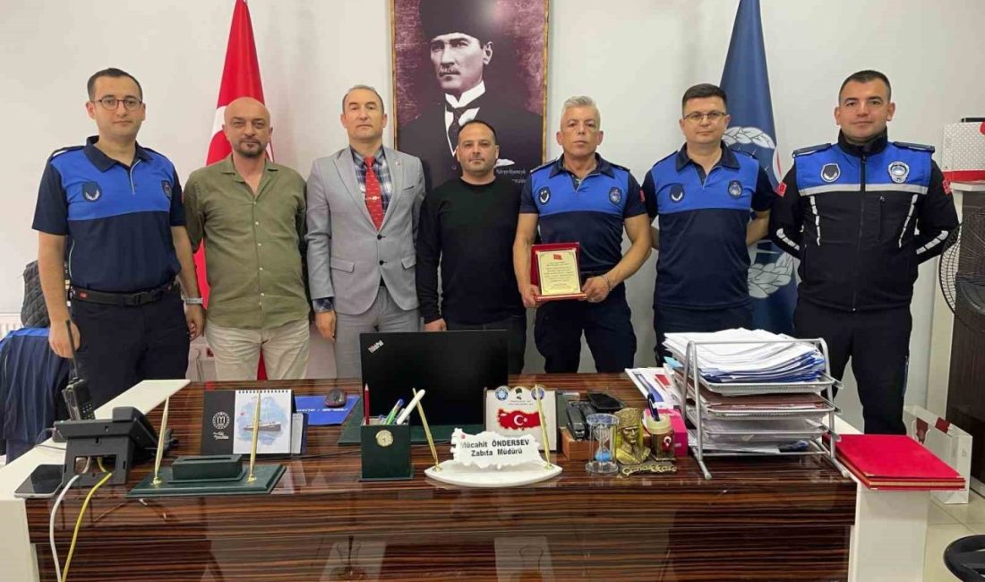 Bilecik’te başarılı operasyonlara imza atan zabıtalara plaket verdi Bilecik’te son bir yılda çin kestanesi, içi boş ceviz, dilenci,
