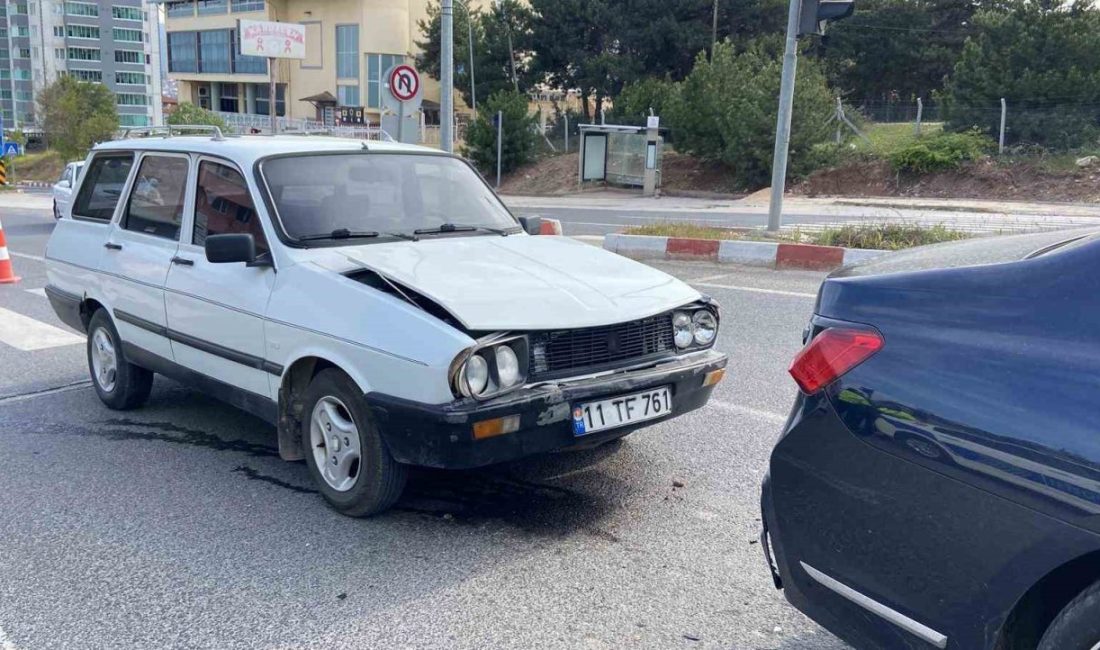 Bilecik’te iki otomobil çarpıştı: 1 yaralı Bilecik’te iki otomobilin çarpışması sonucu meydana gelen trafik kazasında 1