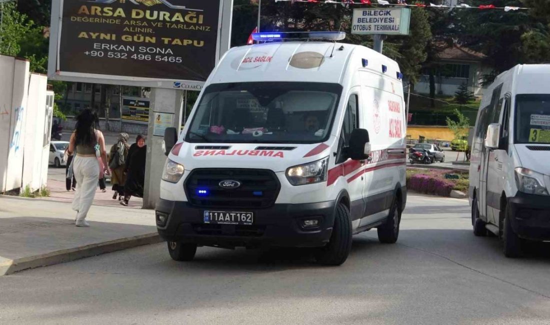 Bilecik’te motosikletin çarptığı yaya hastaneye kaldırıldı Bilecik’te Atatürk Bulvarı üzerinde meydana gelen trafik kazasında, motosikletin çarptığı