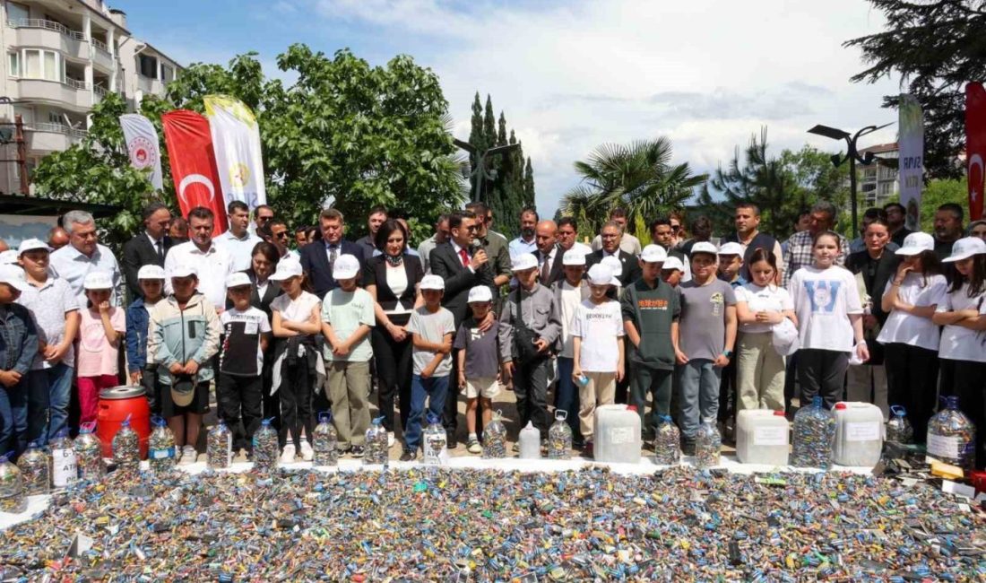 Bilecik’te öğrenciler 2 bin 543 kilogram atık pil topladı Bilecik Çevre, Şehircilik ve İklim Değişikliği İl Müdürlüğü tarafından, doğal