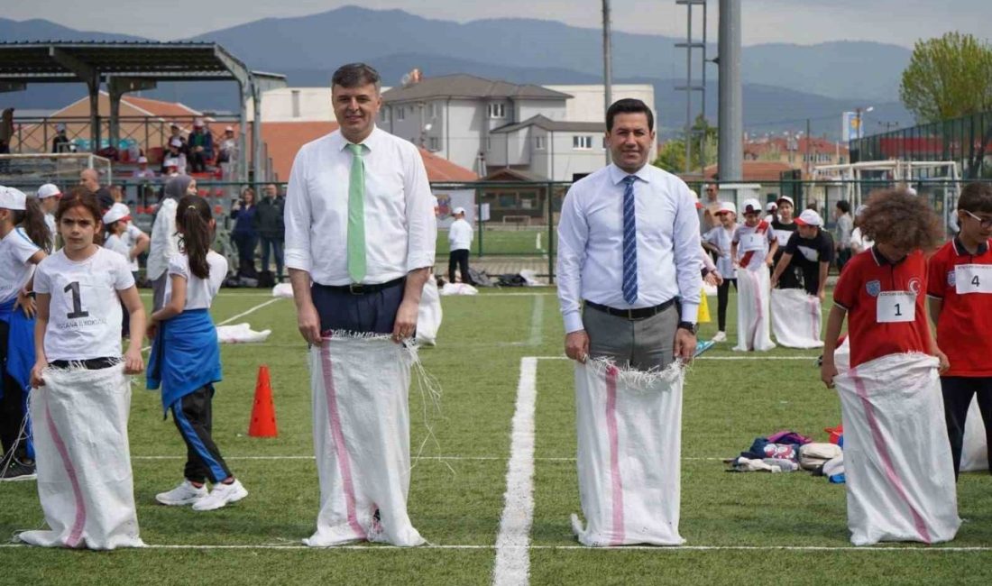 Bolu’da “Geleneksel Çocuk Şenliği” renkli görüntülere sahne oldu Bolu’da İl Milli Eğitim Müdürlüğü koordinesinde ve Gençlik ve Spor
