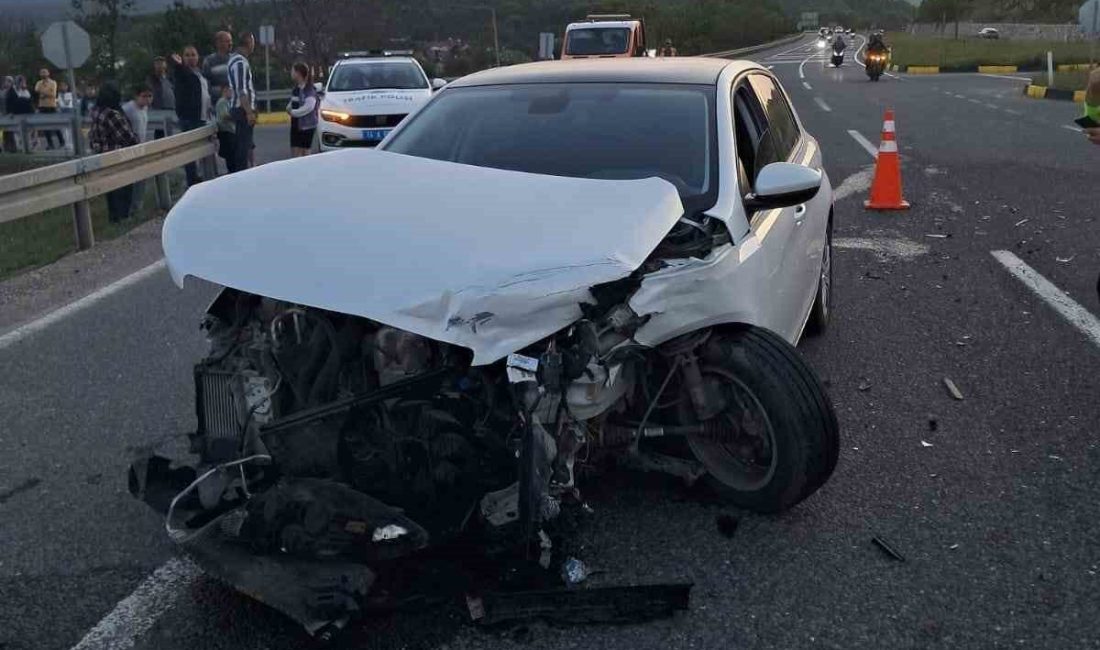 Bolu’da iki otomobil çarpıştı: 2 yaralı Bolu D-100 karayolunda iki otomobilin çarpışması neticesinde meydana gelen kazada
