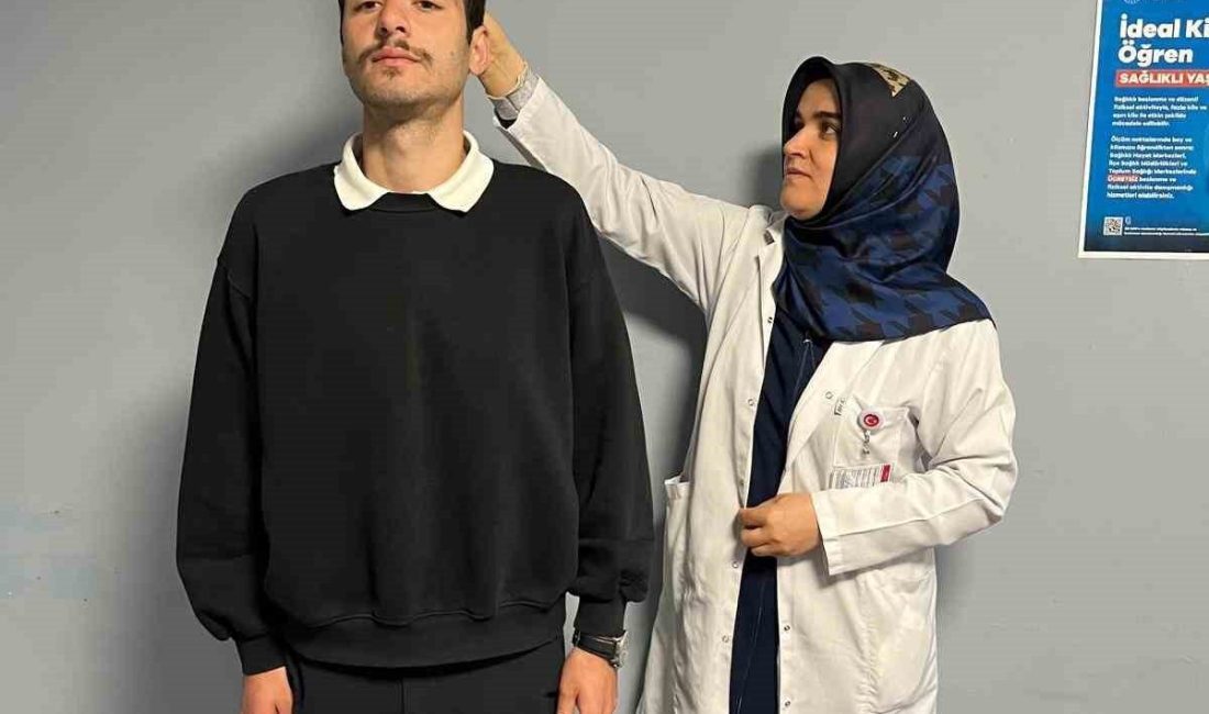 Bu sefer öğrencilerin boyunu ve kilosunu ölçtüler DÜZCE(İHA) –Sağlık Bakanlığı tarafından 81 ilde başlatılan ideal kilonu öğren