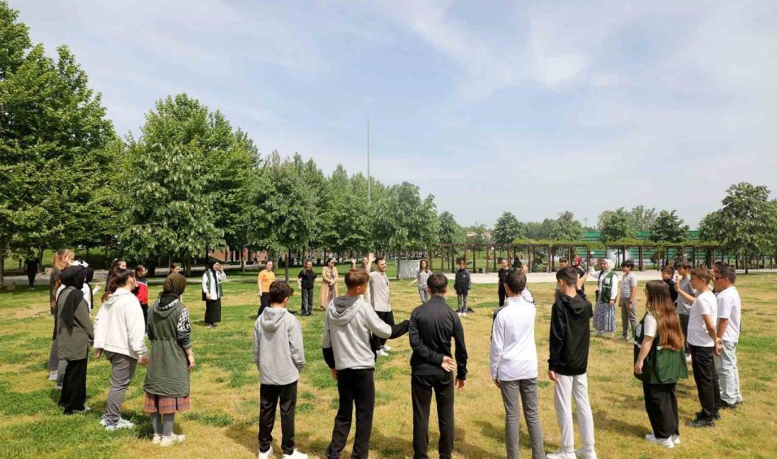 Büyükşehir minikleri sanat ve doğayla buluşturdu Sakarya Büyükşehir Belediyesi, eğlenceli ve öğretici etkinlikleriyle öğrencileri küçük yaşta