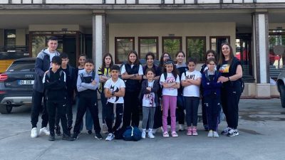 Çayırova Belediyesi Eğitim Spor Kulübü (ÇESK) yüzme sporcuları, Rize’de düzenlenen