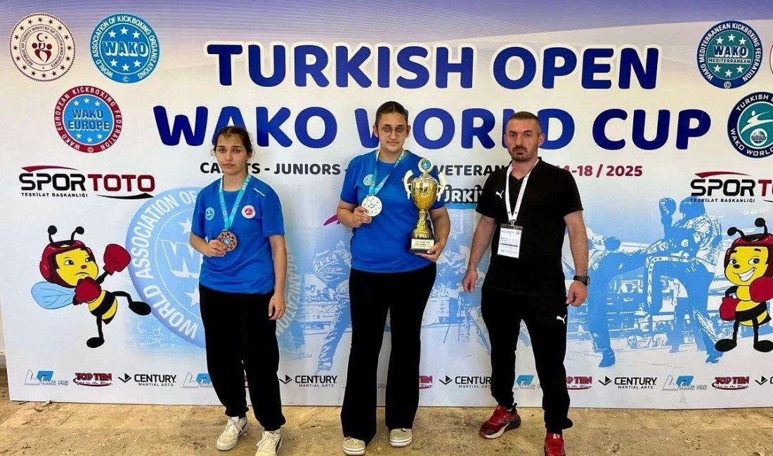 Antalya’da düzenlenen Türkiye Açık WAKO Dünya Kupası müsabakasında boy gösteren