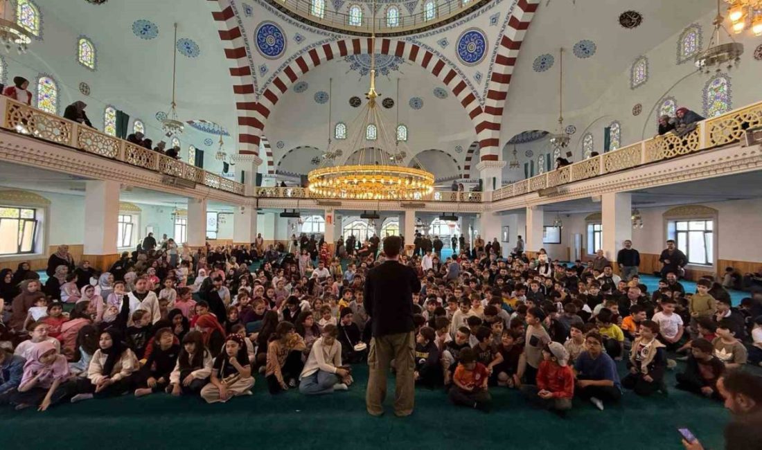 Sosyal medya fenomeni Sertaç Güngör’ü Kocaelili çocuklarla camide buluşarak, sosyal