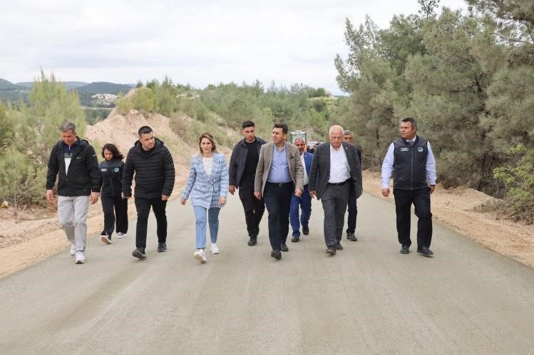 Çukurören Köyü tozdan kurtuluyor Bilecik’in Çukurören köyünde bir fabrikanın kamyonları tarafından toza neden olan