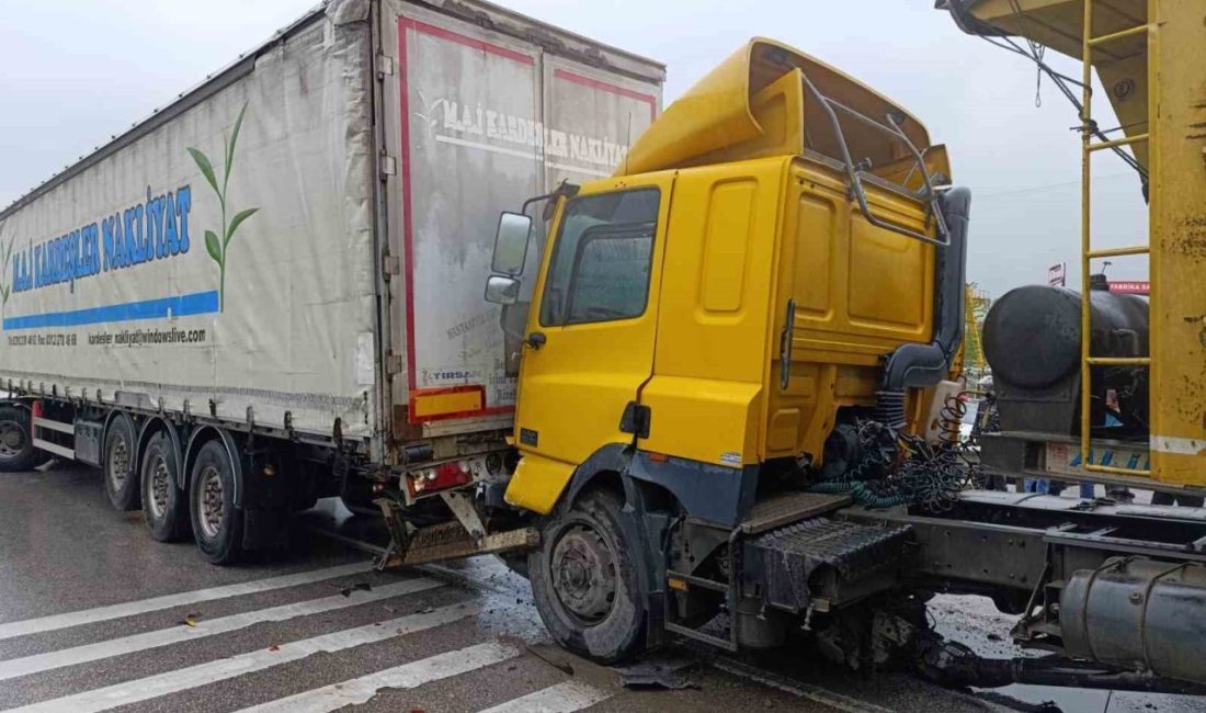 D-100’de 2 tır ve 2 otomobilin karıştığı zincirleme kaza: 1 yaralı Sakarya’nın Serdivan ilçesi D-100 kara yolunda 2 tır ve 2