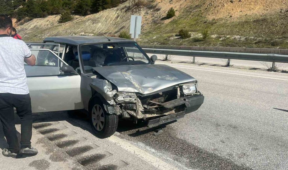 D100’de otomobil kamyona çarptı: 2 yaralı Kastamonu’nun Tosya ilçesi D100 karayolunda otomobilin kamyona çarpması neticesinde meydana