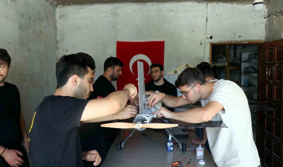 Sakarya’nın Arifiye ilçesinde üniversite öğrencileri, teknolojiyi gelenekle buluşturan sıra dışı