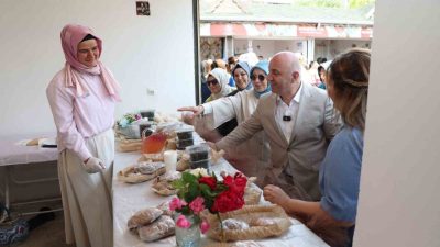 Darıca’da kadın kursiyerler, 1 yıl boyunca aldıkları eğitimler neticesinde edindikleri