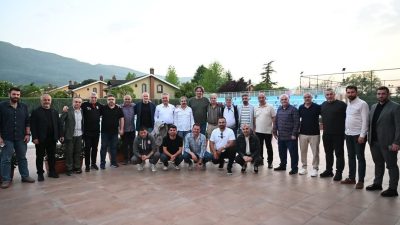 Kocaeli’nin Kartepe ilçesinde düzenlenen “Vefa Ziyaretleri” programında Derbent Spor’un farklı