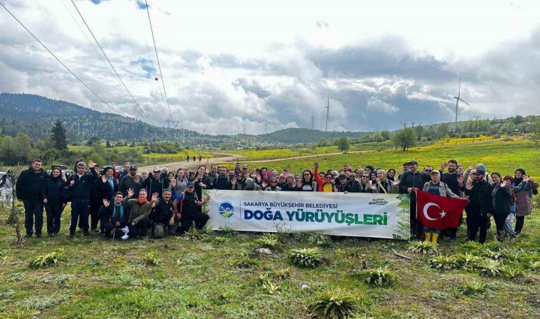 Doğa tutkunları Karagöl’ün eşsiz manzarasını adım adım keşfetti Sakarya Büyükşehir Doğa Yürüyüşleri, Karagöl Yaylası ve Sultanpınarı Yaylası Parkuruyla
