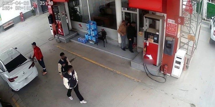 Dolandırıcılar suçüstü kıskıvrak yakalandı Bilecik’te İl Jandarma Komutanlığına bağlı Jandarma Suç Araştırma Timleri (JASAT)