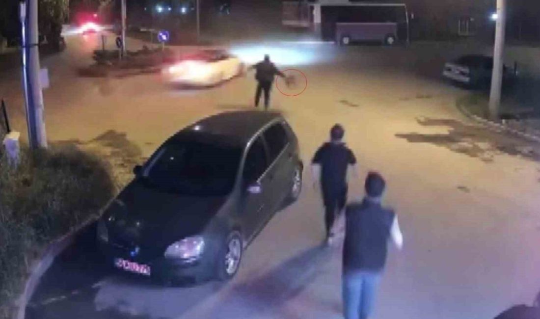 Drift yapan lüks otomobili, tabureyle kovaladı: O anlar kamerada Sakarya’nın Sapanca ilçesinde bir kişinin dönel kavşakta drift yapan lüks