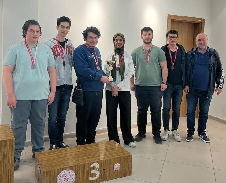 Düzce Belediyesi Spor Akademisi şampiyon oldu DÜZCE(İHA) – Düzce Belediyesi Spor Akademisi Türkiye Satranç Federasyonu Kulüpler