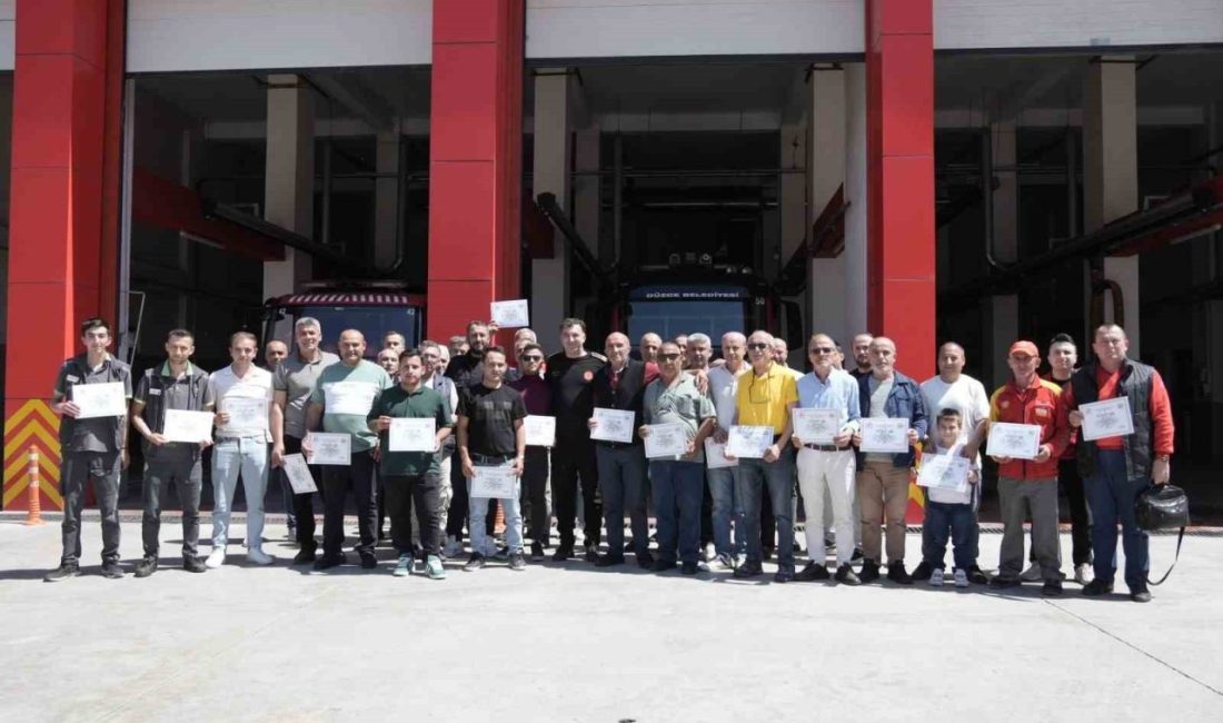 Düzce’de akaryakıt istasyonu çalışanlarına yangın eğitimi Düzce Belediyesi İtfaiye Müdürlüğü, toplumda yangın güvenliği bilincini artırmak amacıyla
