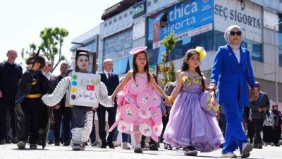 DÜZCE (İHA) – “Çevre Haftası” etkinlikleri, Düzce’de renkli görüntülerle başladı.