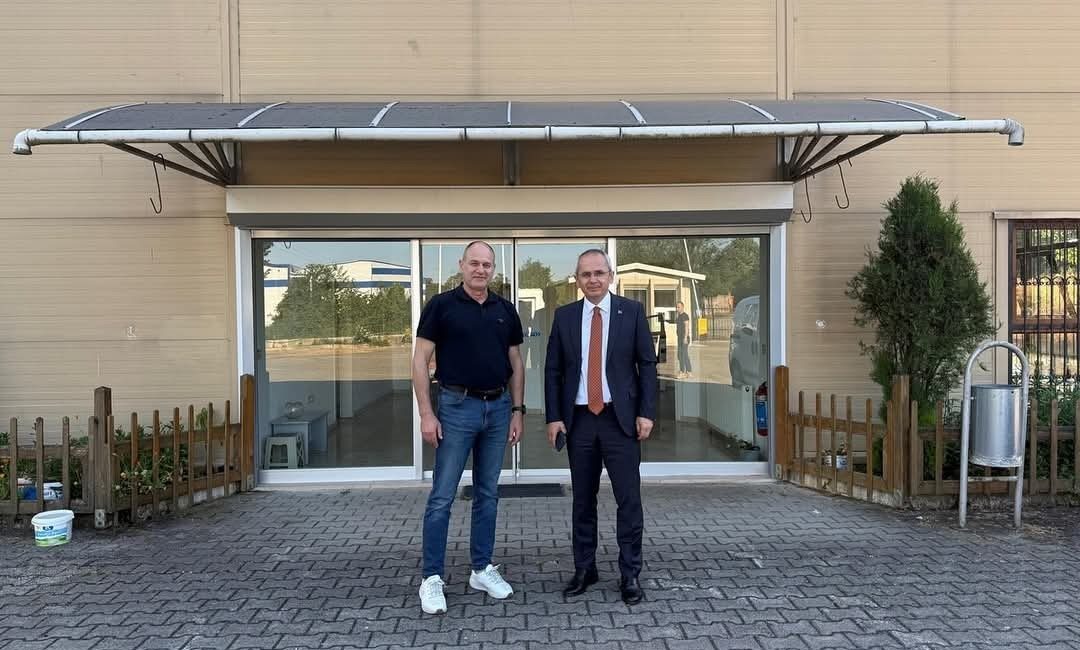 Ekonomiye ve istihdama katkı sağlıyorlar DÜZCE (İHA) – Akçakoca Kaymakamı Deniz Pişkin ilçede faaliyet gösteren