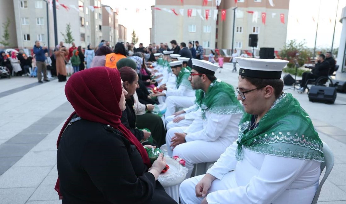 En özel bireyler, çakı gibi denizci oldu Çayırova’da 12 özel birey için asker kınası düzenlendi. Derince Deniz