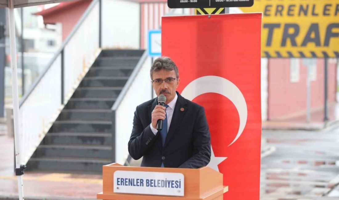 Erenler’de trafik ve ilk yardım haftası etkinliklerle kutlandı 1-7 Mayıs Trafik ve İlk Yardım Haftası etkinliklerinde konuşan Erenler