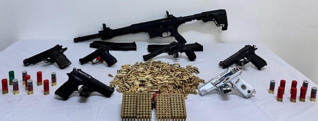 Evden cephanelik çıktı: 4 şüpheli adliyeye sevk edildi Bolu’da jandarma ekiplerinin düzenlediği operasyonda, bir evde çok sayıda tabanca,
