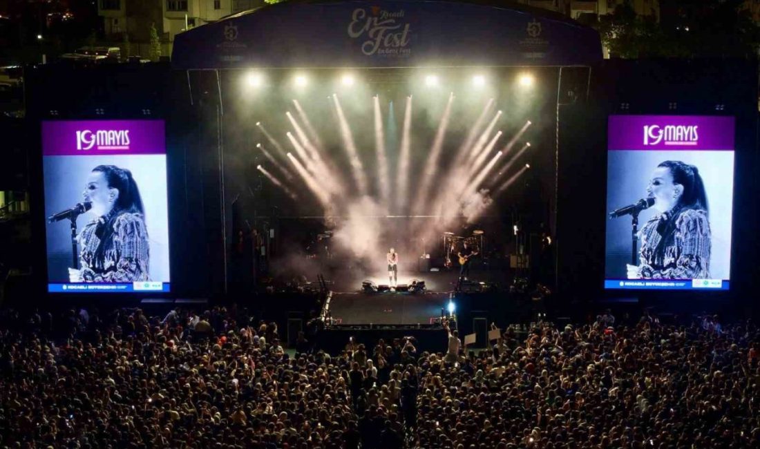 Fatma Turgut’tan unutulmaz konser Kocaeli, 19 Mayıs Atatürk’ü Anma, Gençlik ve Spor Bayramı’nı Fatma