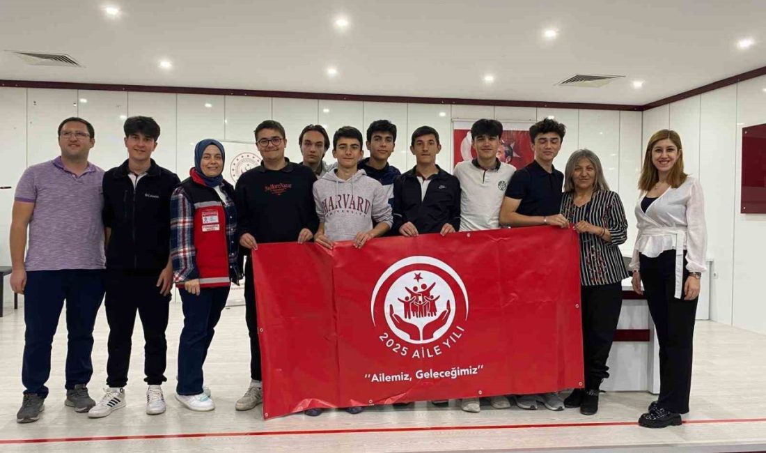 Fen lisesi öğrencilerine “Aile İçi İletişim” söyleşisi düzenlendi Aile Yılı faaliyetleri kapsamında Bilecik Aile ve Sosyal Hizmetler İl