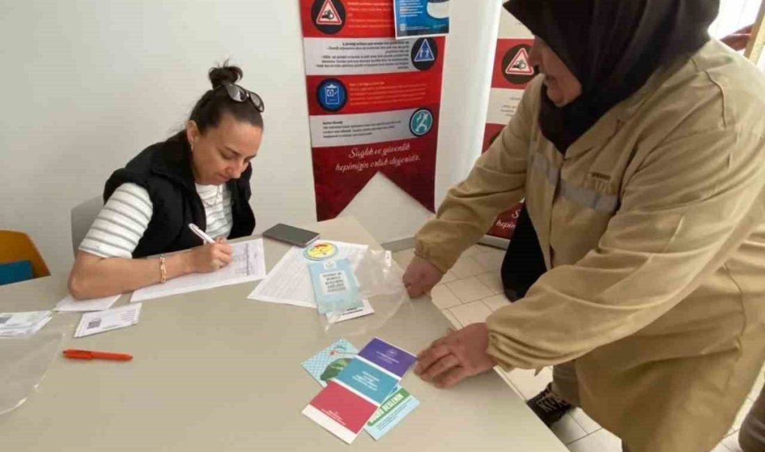 Fındık fabrikası çalışanların kilolarını ölçtüler DÜZCE(İHA) – Düzce İl Sağlık Müdürlüğü görevlileri vatandaşların yoğun olduğu
